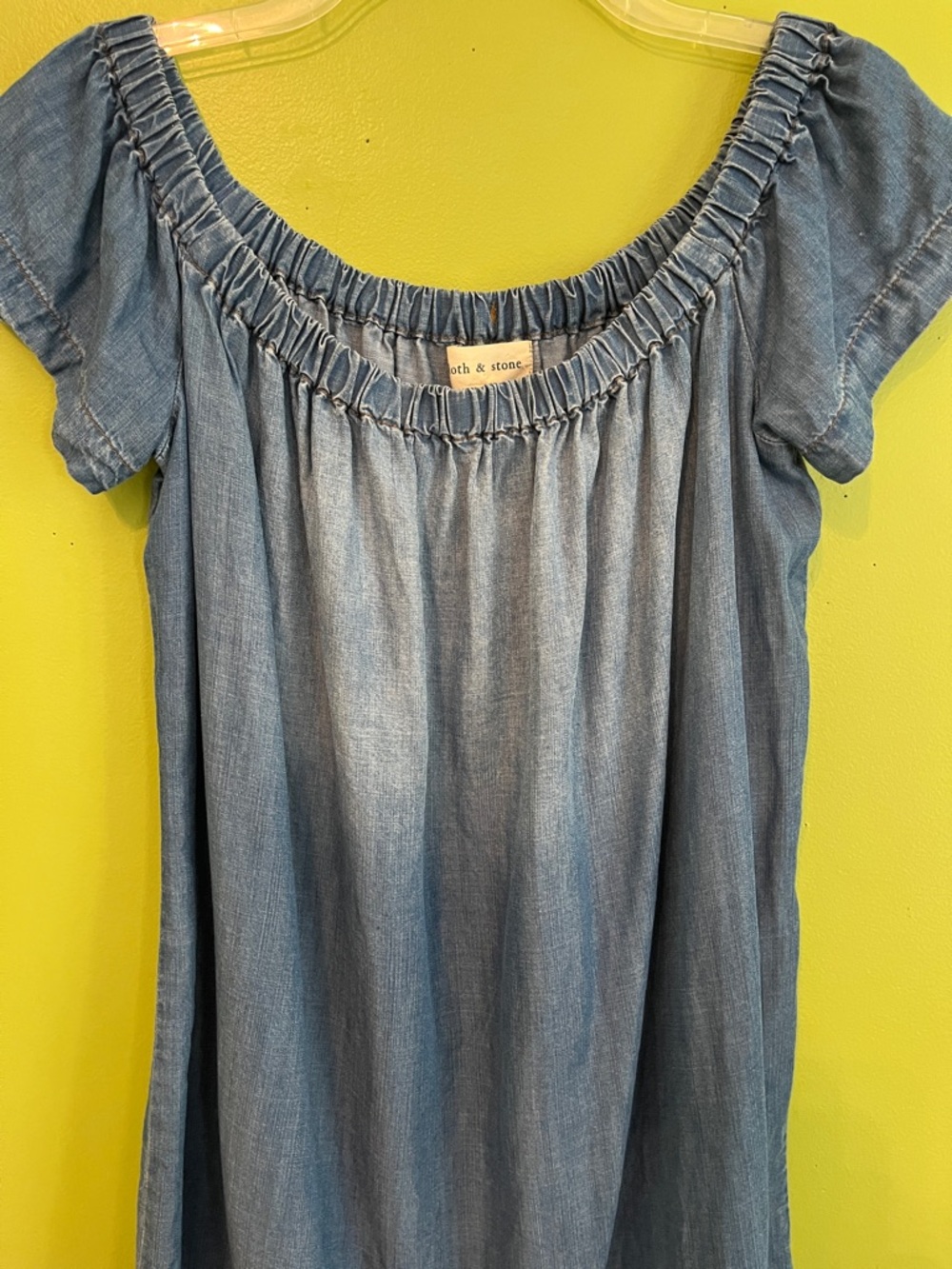 Cloth & Stone blue chambray off-the-shoulder shift dress - Picture 3 of 5